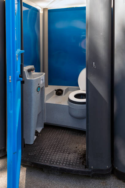 Porta potty delivery and setup in Nash, TX